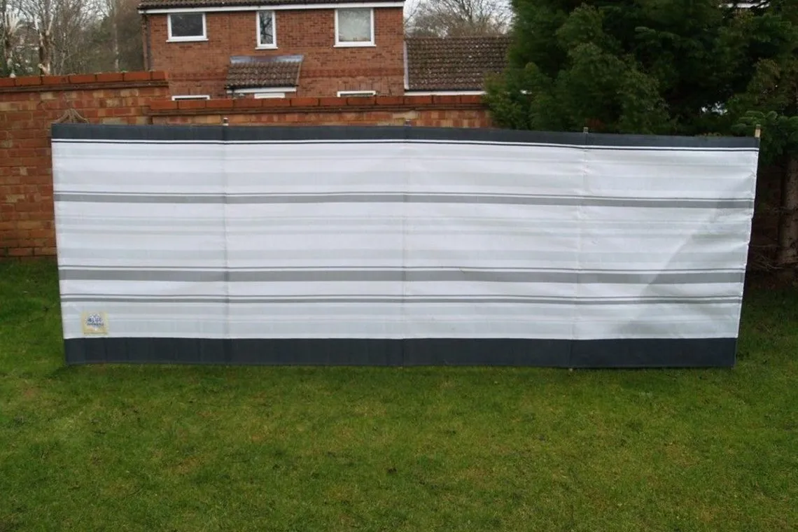 Blue Diamond Traditional 5 Pole Grey Windbreak